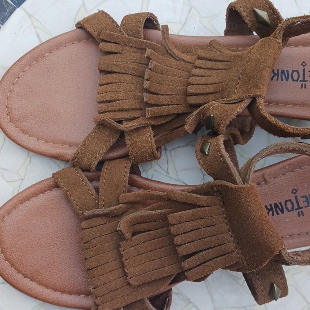 Minnetonka women's leather fringe sandals size 7 - Picture 8 of 9